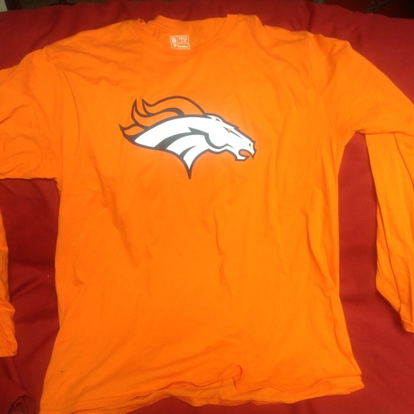 NFL Denver Broncos tshirt - Picture 1 of 3